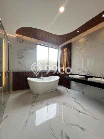 Dijual Rumah Luas Elegan Dengan View Cantik di Citraland, Surabaya Dijual Rumah Luas Elegan Dengan View Cantik di Citraland, Surabaya