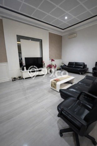 Jual Rumah Mewah Elegan Dengan View Cantik di Graha, Surabaya Jual Rumah Mewah Elegan Dengan View Cantik di Graha, Surabaya