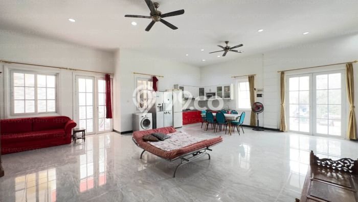 DREAM HOME! Rumah di Bulustalan, 3 KM, Free Banjir, LT 150m2m² LB 120m2m² DREAM HOME! Rumah di Bulustalan, 3 KM, Free Banjir, LT 150m2m² LB 120m2m²
