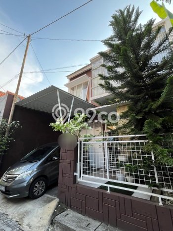 Hunian Cantik Modern Lb 185m2 di Semarang Timur, Semarang Hunian Cantik Modern Lb 185m2 di Semarang Timur, Semarang