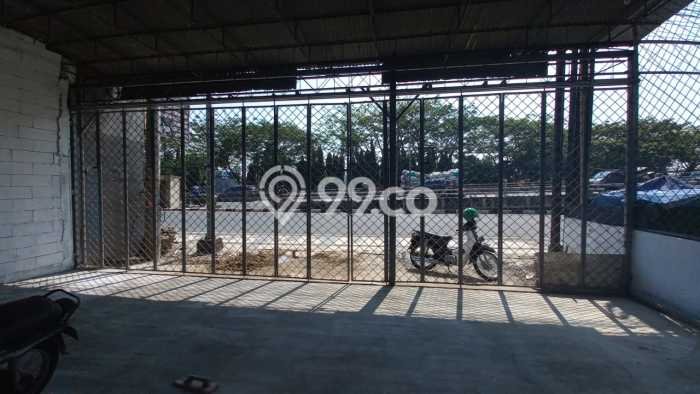 Gudang Area Strategis di Semarang Barat, Luas 400m², Siap Operasional Gudang Area Strategis di Semarang Barat, Luas 400m², Siap Operasional