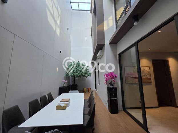 Rumah Luxury Modern Siap Huni di BSD Tangerang Rumah Luxury Modern Siap Huni di BSD Tangerang
