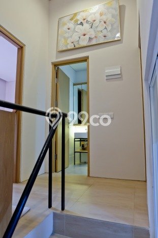 Rumah Modern 3 KT di BSD Tangerang Semi Furnished Rumah Modern 3 KT di BSD Tangerang Semi Furnished
