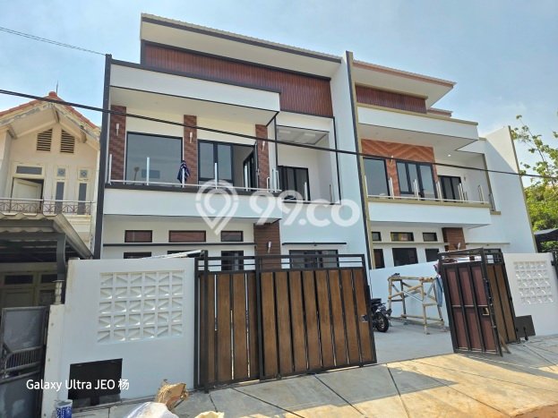 Ready to Use! Premium House LT 180m2 Desain Elegan di BSD Ready to Use! Premium House LT 180m2 Desain Elegan di BSD
