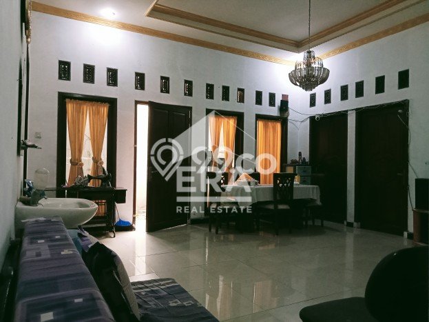 Jual Rumah Strategis Bagus Punya 4 KT di Telukjambe Timur Karawang SHM Jual Rumah Strategis Bagus Punya 4 KT di Telukjambe Timur Karawang SHM