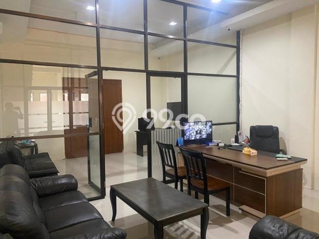 Unit Ruko Dijual di Surabaya LT 100m2 & LB 400m2 Unit Ruko Dijual di Surabaya LT 100m2 & LB 400m2