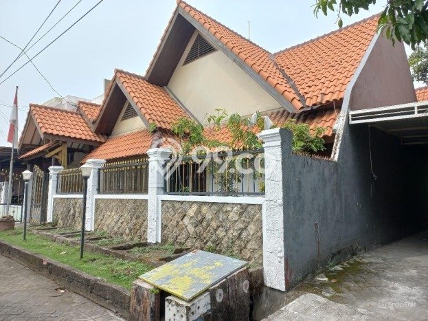Rumah Eksklusif Siap Huni LT 325m2 di Rungkut, Surabaya Rumah Eksklusif Siap Huni LT 325m2 di Rungkut, Surabaya