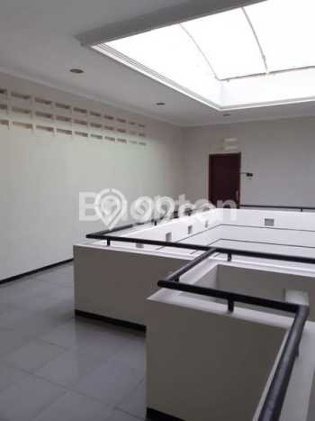 Hunian Cantik Modern Lb 150m2 di Mojoarum, Surabaya Hunian Cantik Modern Lb 150m2 di Mojoarum, Surabaya