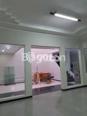 Hunian Cantik Modern Lb 150m2 di Mojoarum, Surabaya Hunian Cantik Modern Lb 150m2 di Mojoarum, Surabaya