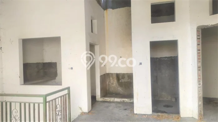 Jual Rumah Bagus Siap Huni LB 130m2 di Jambangan, Surabaya Jual Rumah Bagus Siap Huni LB 130m2 di Jambangan, Surabaya