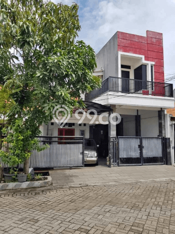 Rumah Strategis Modern Lb 200m2 di Rungkut, Surabaya Rumah Strategis Modern Lb 200m2 di Rungkut, Surabaya