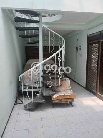 Rumah Elit Modern Tanpa Renovasi di Manyar Surabaya Rumah Elit Modern Tanpa Renovasi di Manyar Surabaya