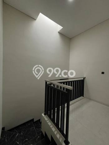 Dijual Cepat Rumah Favorit Siap Huni LB 120m2 di Tenggilis Mejoyo, Surabaya Dijual Cepat Rumah Favorit Siap Huni LB 120m2 di Tenggilis Mejoyo, Surabaya