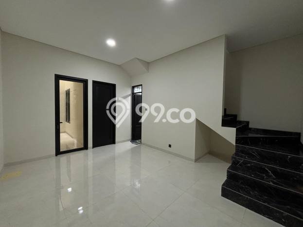 Dijual Cepat Rumah Favorit Siap Huni LB 120m2 di Tenggilis Mejoyo, Surabaya Dijual Cepat Rumah Favorit Siap Huni LB 120m2 di Tenggilis Mejoyo, Surabaya