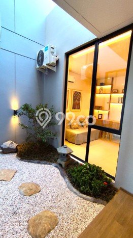 Rumah Strategis Modern Lb 12m2 di Rungkut, Surabaya Rumah Strategis Modern Lb 12m2 di Rungkut, Surabaya