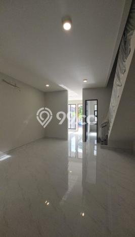 Jual Rumah Strategis Bagus Punya 5 KT di Rungkut Surabaya SHM Jual Rumah Strategis Bagus Punya 5 KT di Rungkut Surabaya SHM