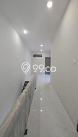 Jual Rumah Strategis Bagus Punya 5 KT di Rungkut Surabaya SHM Jual Rumah Strategis Bagus Punya 5 KT di Rungkut Surabaya SHM