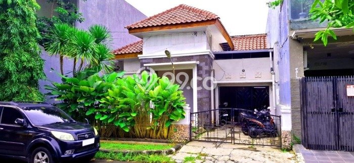 Rumah Elit Modern Tanpa Renovasi di Gununganyar Surabaya Rumah Elit Modern Tanpa Renovasi di Gununganyar Surabaya