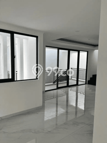 Ready to Use! Premium House LT 200m2 Desain Modern di Pakuwon City Ready to Use! Premium House LT 200m2 Desain Modern di Pakuwon City