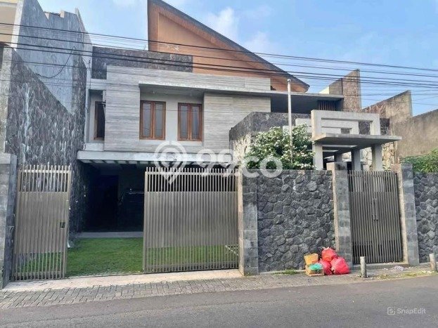 Dijual Rumah Premium dengan Fasilitas Sekitar Lengkap di Jambangan, Surabaya Dijual Rumah Premium dengan Fasilitas Sekitar Lengkap di Jambangan, Surabaya