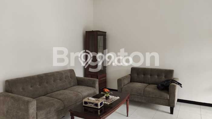 Siap Huni Hunian Elit 4 Kamar di Medokan Ayu Dekat ke Mana Pun Siap Huni Hunian Elit 4 Kamar di Medokan Ayu Dekat ke Mana Pun