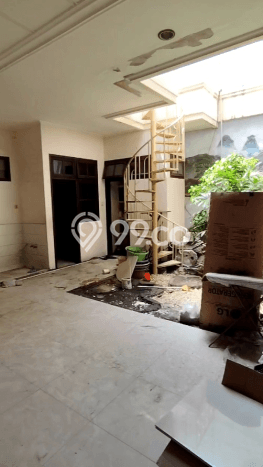 Rumah Luxury Modern Siap Huni di Margorejo Surabaya Rumah Luxury Modern Siap Huni di Margorejo Surabaya