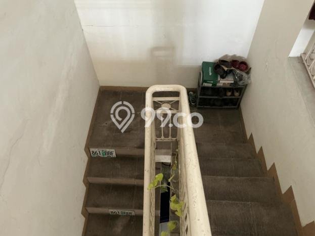 Rumah Eksklusif Dijual LT 200m2 di Wonocolo, Surabaya Rumah Eksklusif Dijual LT 200m2 di Wonocolo, Surabaya