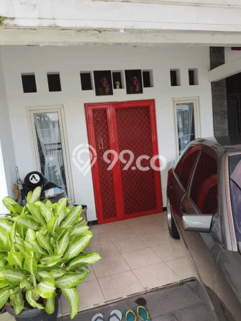 Rumah Strategis Modern Lb 200m2 di Rungkut, Surabaya Rumah Strategis Modern Lb 200m2 di Rungkut, Surabaya