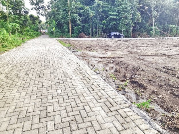 Tanah untuk Dijual di Gondokusuman Yogyakarta Luas 242m2 Tanah untuk Dijual di Gondokusuman Yogyakarta Luas 242m2