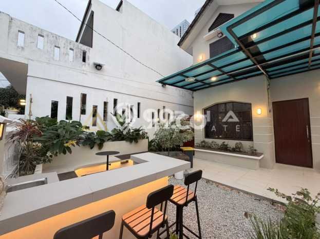 Rumah Mewah LB 116m2 Siap Huni Desain Elegan di Batam Centre, Batam Rumah Mewah LB 116m2 Siap Huni Desain Elegan di Batam Centre, Batam