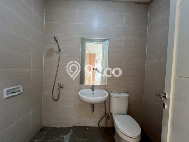 LISTING BARU! Rumah Strategis di Batam Centre, LT 126m2m² LB 80m2m² LISTING BARU! Rumah Strategis di Batam Centre, LT 126m2m² LB 80m2m²