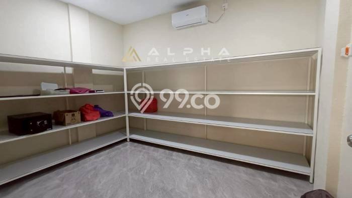 Dijual! Ruko di Batam Centre Batam LT 137m2 / LB 256m2 Kawasan Strategis Dijual! Ruko di Batam Centre Batam LT 137m2 / LB 256m2 Kawasan Strategis