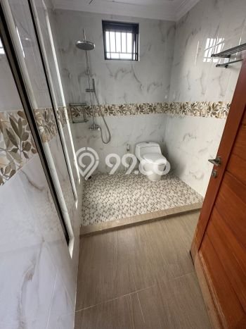 PENAWARAN TERBAIK! Rumah Strategis area Batam Centre, Luas 306m² LB 400m² PENAWARAN TERBAIK! Rumah Strategis area Batam Centre, Luas 306m² LB 400m²