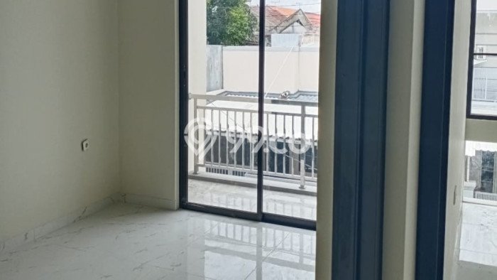 Rumah Modern Minimalis 4 Kamar Bisa Langsung Pindah di Sukolilo Rumah Modern Minimalis 4 Kamar Bisa Langsung Pindah di Sukolilo