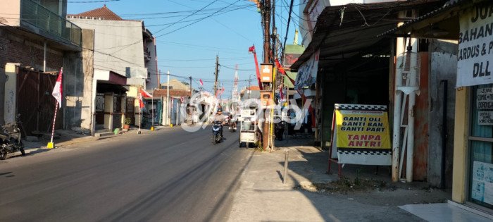 Hot Offer Hunian Mewah Ideal dan Luas di Wonocolo, Surabaya Hot Offer Hunian Mewah Ideal dan Luas di Wonocolo, Surabaya