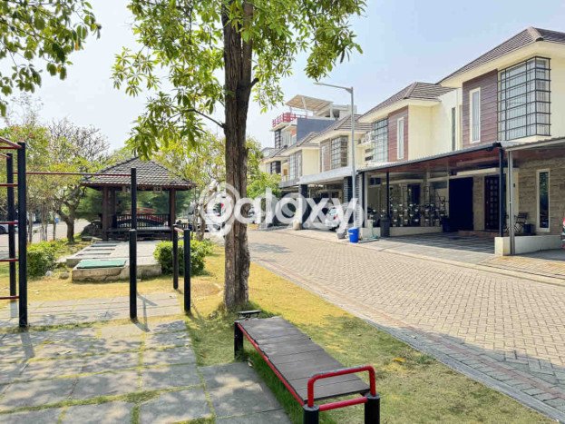 Jual Rumah Strategis Bagus Punya 2 KT di Taman Sidoarjo SHM Jual Rumah Strategis Bagus Punya 2 KT di Taman Sidoarjo SHM