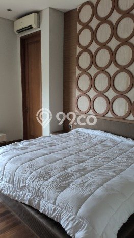 Sewa Rumah Strategis LT 1000m2 / LB 1038m2 di Meruya, Jakarta Barat Sewa Rumah Strategis LT 1000m2 / LB 1038m2 di Meruya, Jakarta Barat