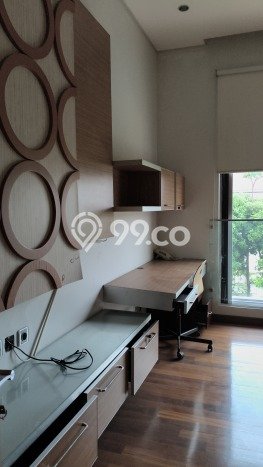 Sewa Rumah Strategis LT 1000m2 / LB 1038m2 di Meruya, Jakarta Barat Sewa Rumah Strategis LT 1000m2 / LB 1038m2 di Meruya, Jakarta Barat