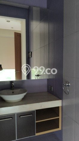 Sewa Rumah Strategis LT 1000m2 / LB 1038m2 di Meruya, Jakarta Barat Sewa Rumah Strategis LT 1000m2 / LB 1038m2 di Meruya, Jakarta Barat