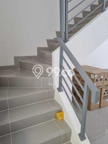 PRIME LOCATION! Gudang Kawasan Gading Serpong, Luas 0m², Kawasan Komersial, Lokasi Premium PRIME LOCATION! Gudang Kawasan Gading Serpong, Luas 0m², Kawasan Komersial, Lokasi Premium