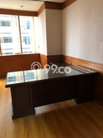 Unit Kantor Disewakan di Sudirman di Area Ramai & Strategis Unit Kantor Disewakan di Sudirman di Area Ramai & Strategis