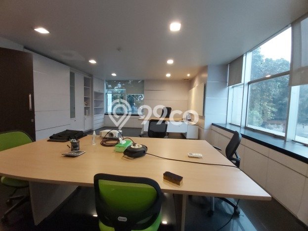 Unit Kantor Disewa Lokasi Tebet, Jakarta Selatan Spesifikasi Luas Bangunan 228m2 Unit Kantor Disewa Lokasi Tebet, Jakarta Selatan Spesifikasi Luas Bangunan 228m2