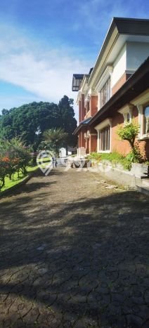 KESEMPATAN TERBAIK! Rumah Nyaman area Cipanas, Luas 4170m2m² Bangunan 2000m2m² KESEMPATAN TERBAIK! Rumah Nyaman area Cipanas, Luas 4170m2m² Bangunan 2000m2m²