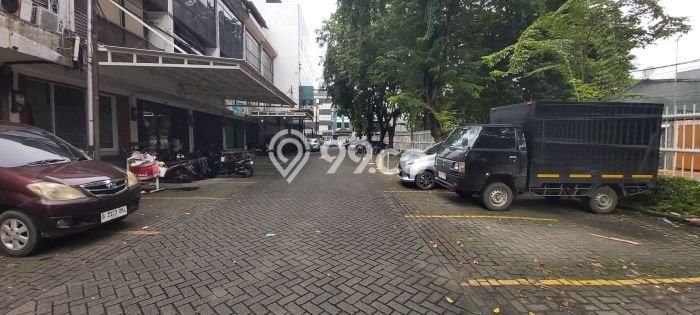 Ruko Bagus Dijual di Roxy Jakarta Pusat Lokasi Strategis Cocok untuk Kembangkan Bisnis Ruko Bagus Dijual di Roxy Jakarta Pusat Lokasi Strategis Cocok untuk Kembangkan Bisnis