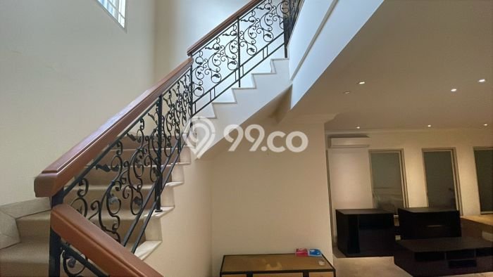 Rumah Mewah Dijual LT 207m2 di Kembangan, Jakarta Barat Rumah Mewah Dijual LT 207m2 di Kembangan, Jakarta Barat