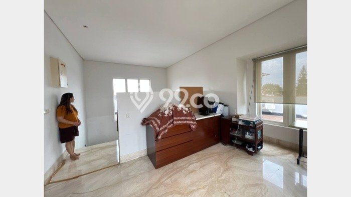 Rumah Kondisi Baik Disewakan di Pondok Indah, Jakarta Selatan LT 400m2, LB 500m2 Rumah Kondisi Baik Disewakan di Pondok Indah, Jakarta Selatan LT 400m2, LB 500m2