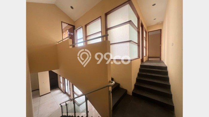 Sewa Rumah Bagus di Menteng Harga Rp 550 Juta/ Tahun Sewa Rumah Bagus di Menteng Harga Rp 550 Juta/ Tahun