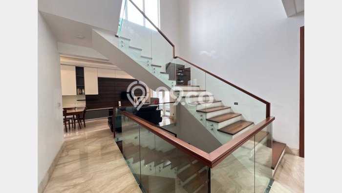 Rumah Kondisi Baik Disewakan di Pondok Indah, Jakarta Selatan LT 400m2, LB 500m2 Rumah Kondisi Baik Disewakan di Pondok Indah, Jakarta Selatan LT 400m2, LB 500m2