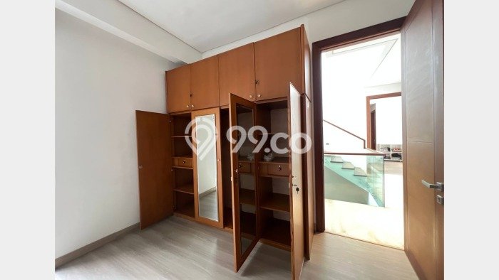 Rumah Kondisi Baik Disewakan di Pondok Indah, Jakarta Selatan LT 400m2, LB 500m2 Rumah Kondisi Baik Disewakan di Pondok Indah, Jakarta Selatan LT 400m2, LB 500m2