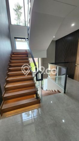 Rumah Elit Modern Siap Huni di Citraland Surabaya Rumah Elit Modern Siap Huni di Citraland Surabaya